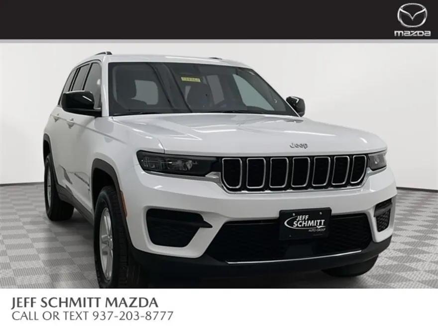 2024 Jeep Grand Cherokee Laredo photo 1