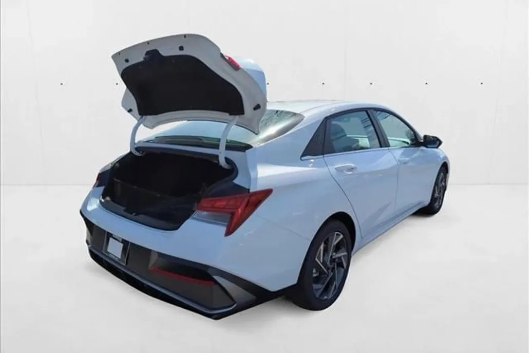 2025 Hyundai Elantra Hybrid Limited photo 1