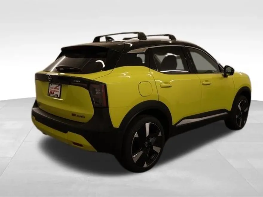 2025 Nissan Kicks SR photo 1