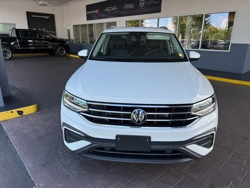2024 Volkswagen Tiguan SE Wolfsburg Edition photo 1