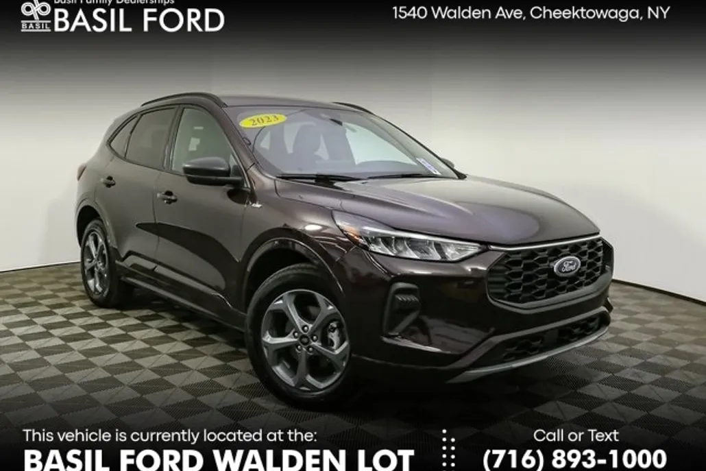2023 Ford Escape ST-Line photo 1