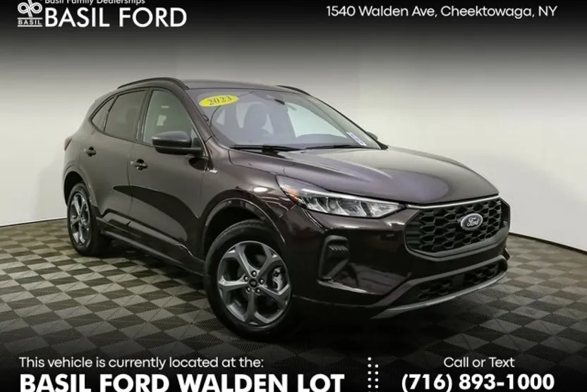 2023 Ford Escape ST-Line photo 1