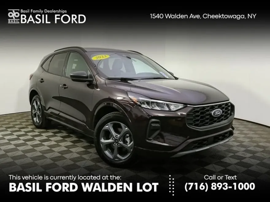 2023 Ford Escape ST-Line photo 1