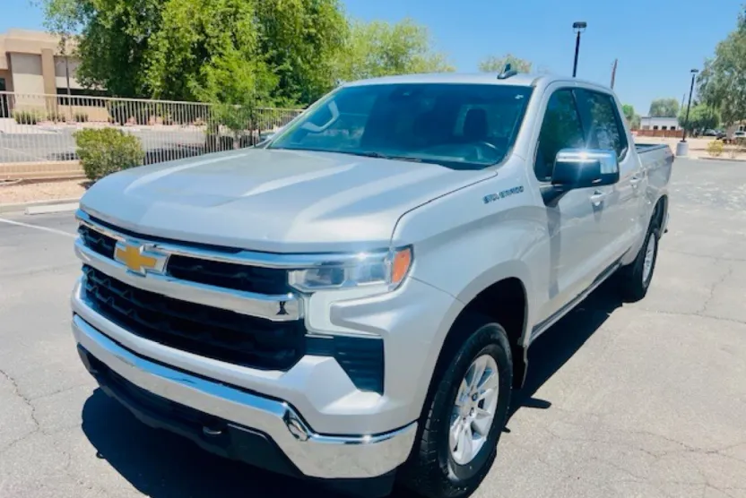 2022 Chevrolet Silverado 1500 LT photo 1