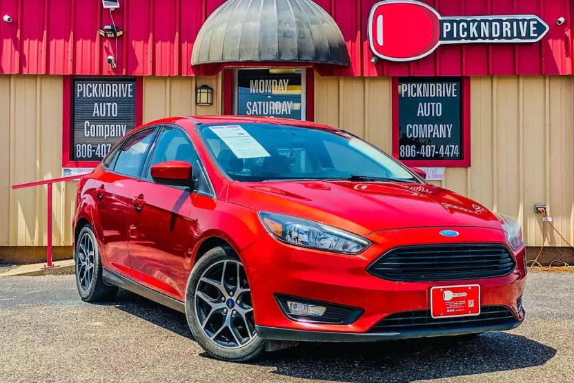 2018 Ford Focus Sedan photo 1