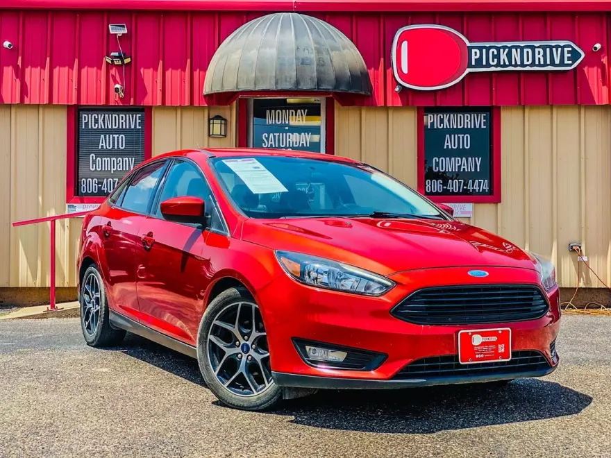 2018 Ford Focus Sedan photo 1