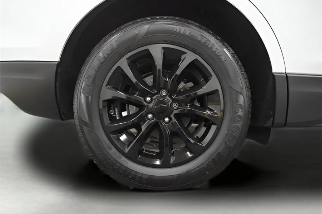 2019 Chevrolet Equinox LS photo 1