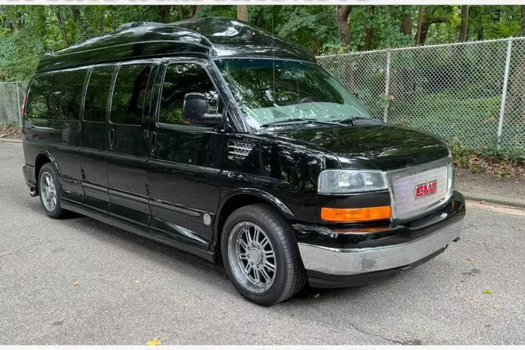 2011 Gmc Yukon Denali photo 1