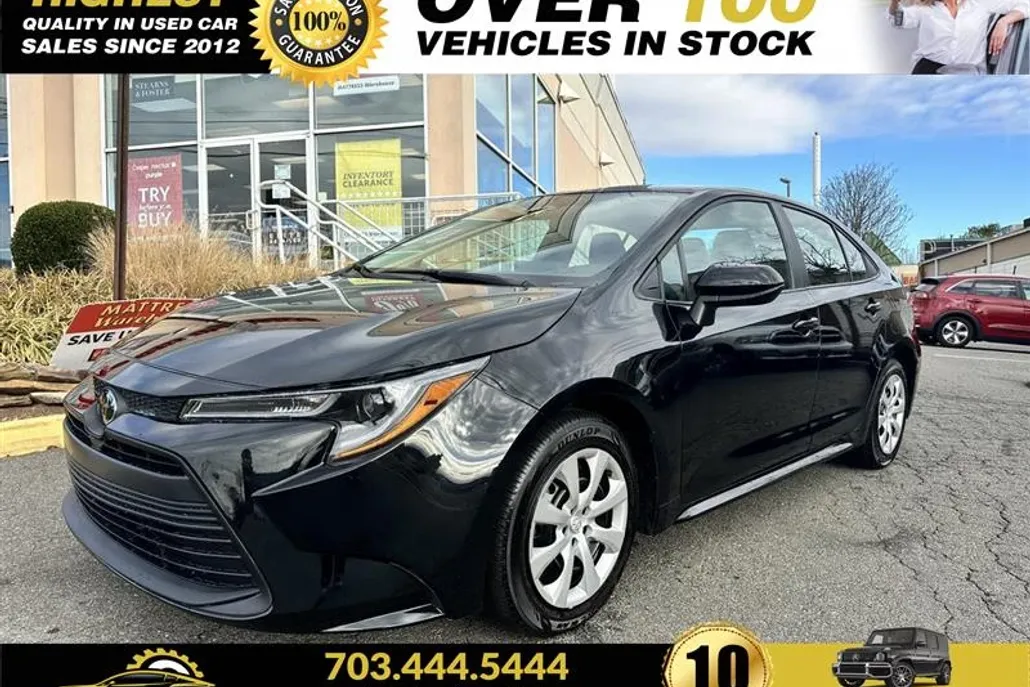 2023 Toyota Corolla LE photo 1