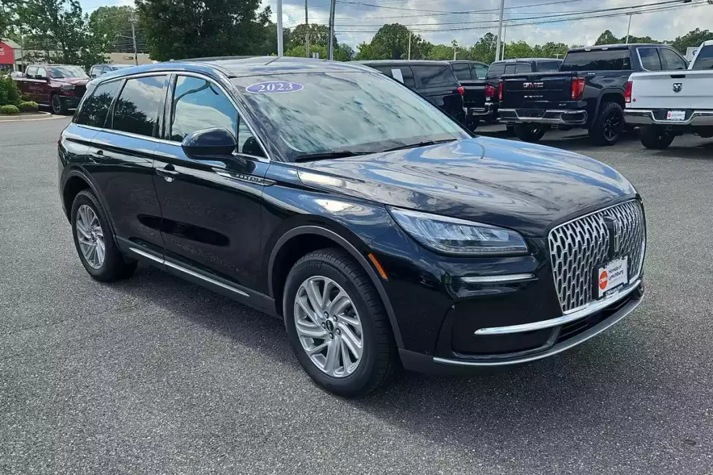 2023 Lincoln Corsair Standard photo 1