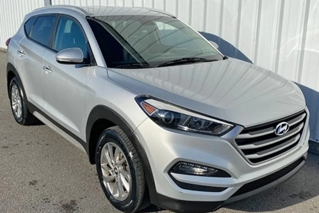 2017 Hyundai Tucson SE Plus photo 1