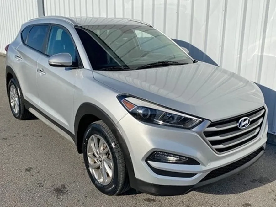 2017 Hyundai Tucson SE Plus photo 1