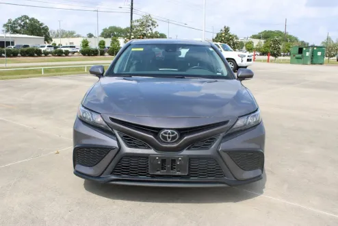 2023 Toyota Camry SE photo 3