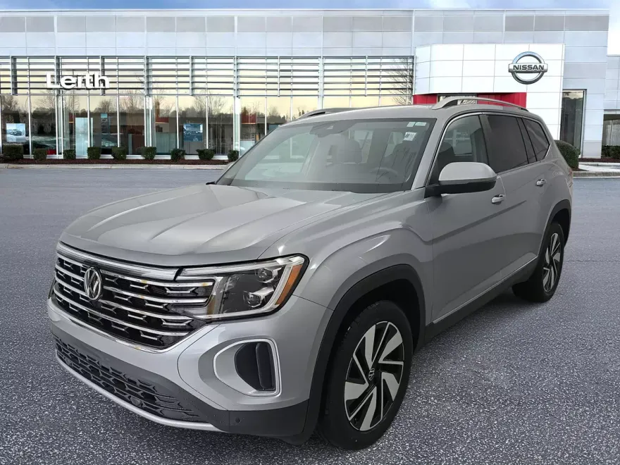 2024 Volkswagen Atlas SEL photo 1