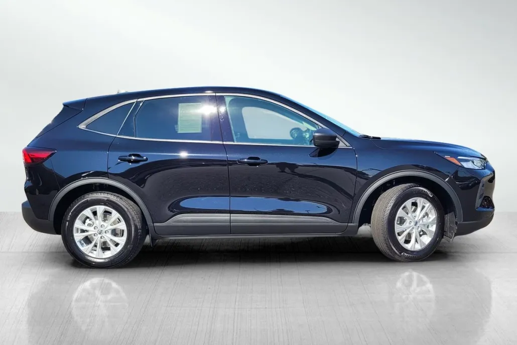 2025 Ford Escape Active photo 1