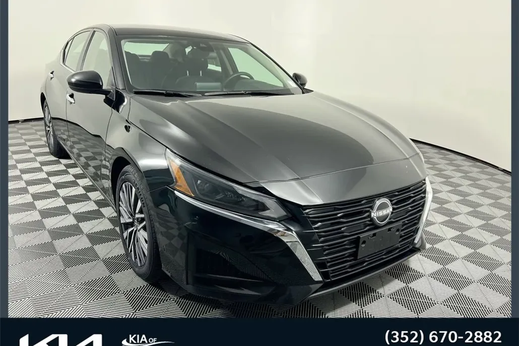 2023 Nissan Altima 2.5 SV photo 1