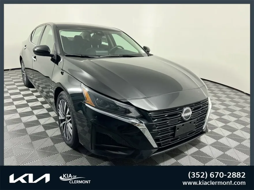 2023 Nissan Altima 2.5 SV photo 1
