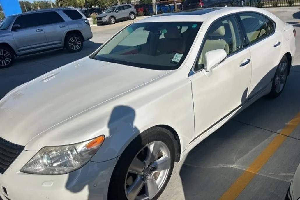 2012 Lexus LS 460 photo 1