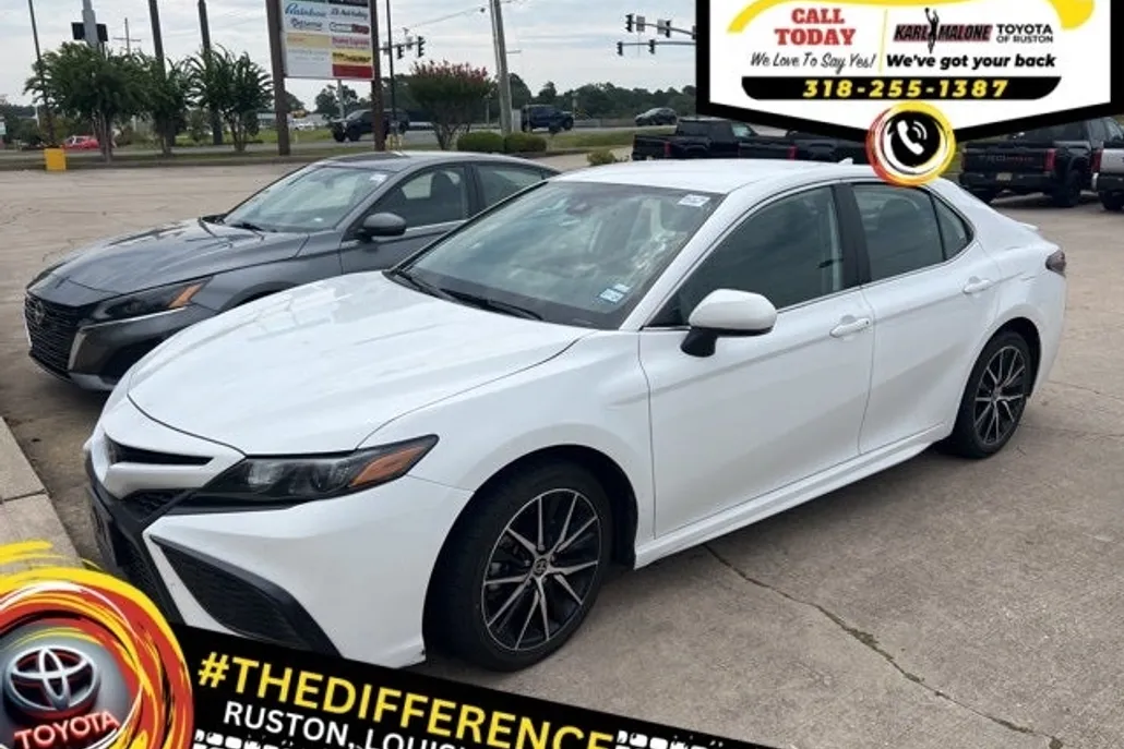 2024 Toyota Camry SE photo 1