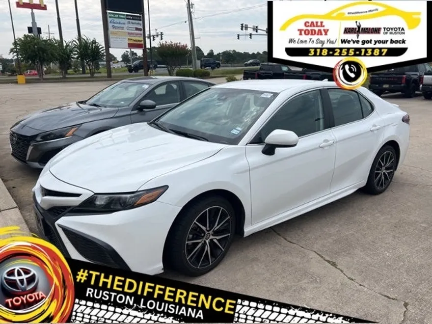 2024 Toyota Camry SE photo 1