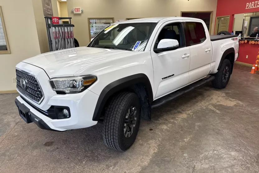 2019 Toyota Tacoma TRD V6 photo 1