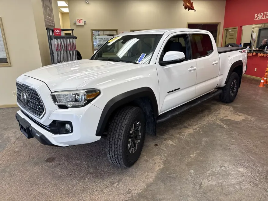 2019 Toyota Tacoma TRD V6 photo 1