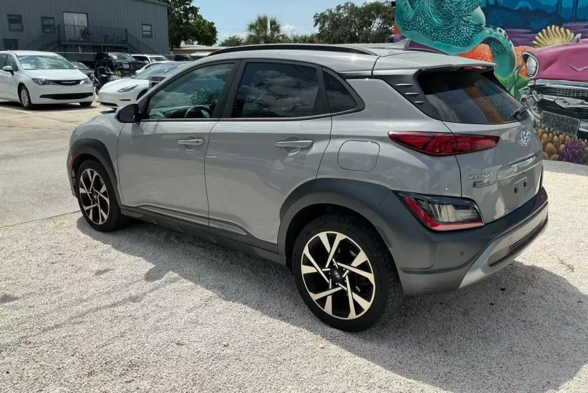 2022 Hyundai Kona Limited photo 1