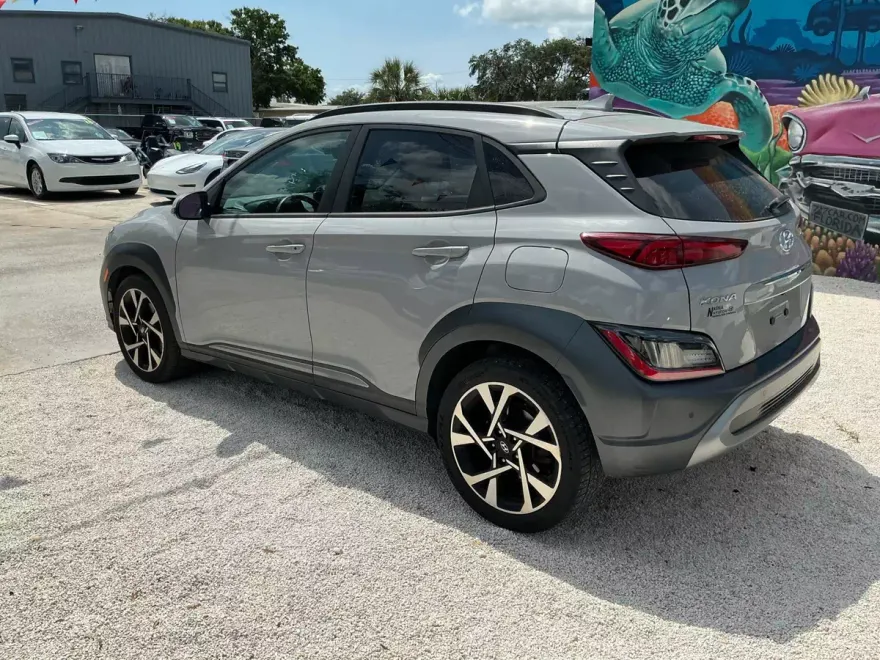 2022 Hyundai Kona Limited photo 1