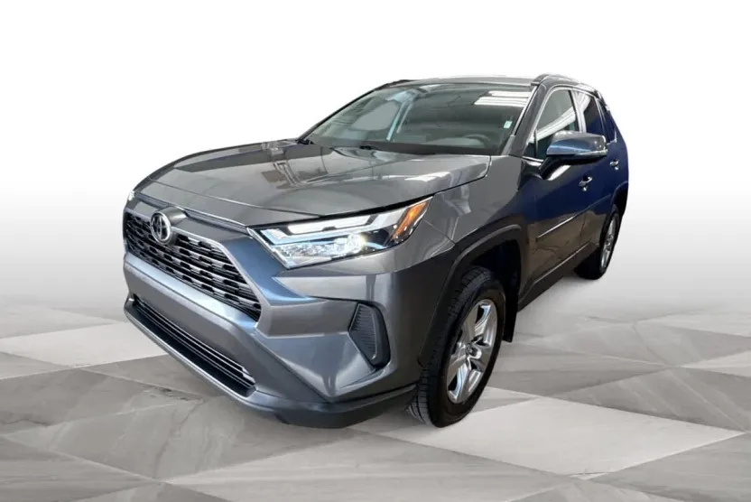 2023 Toyota RAV4 XLE photo 1