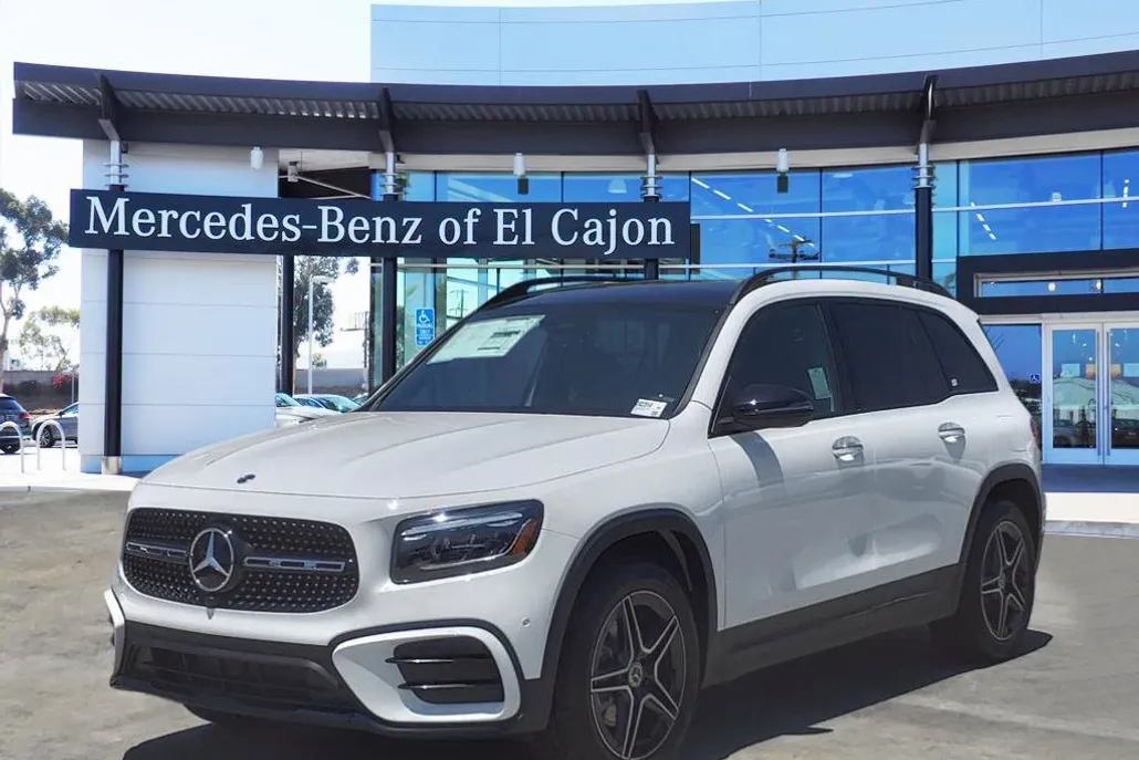 2024 Mercedes Benz GLB 250 4MATIC photo 1