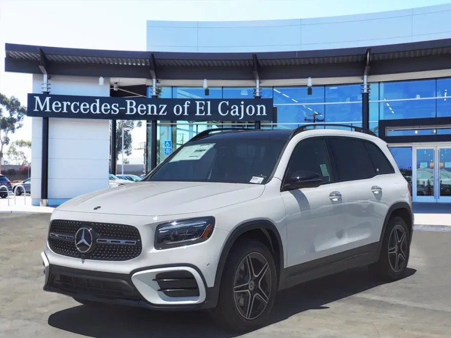 2024 Mercedes Benz GLB 250 4MATIC photo 1