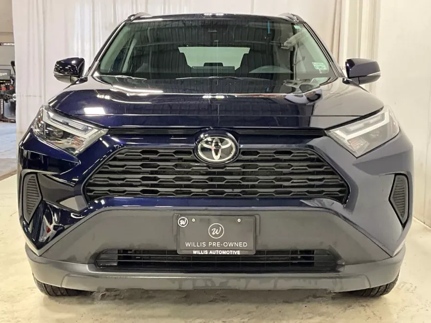 2024 Toyota RAV4 XLE photo 1