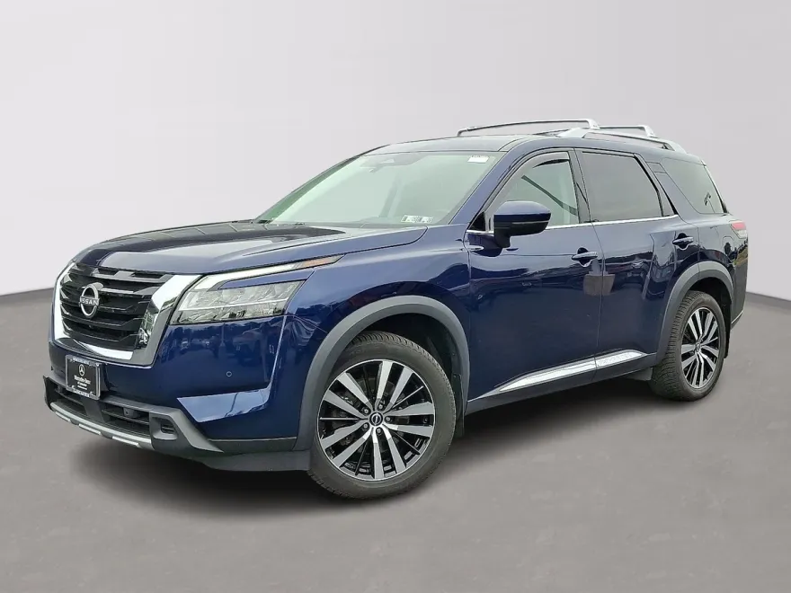 2023 Nissan Pathfinder Platinum photo 1