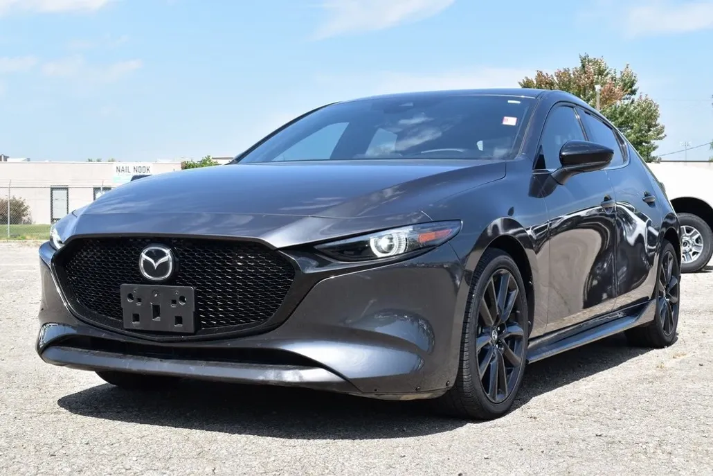 2022 Mazda Mazda3 Premium photo 1