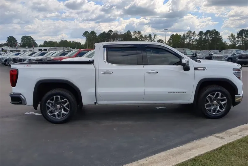 2024 Gmc Sierra 1500 SLT photo 1