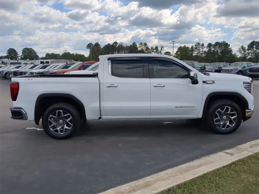 2024 Gmc Sierra 1500 SLT photo 1