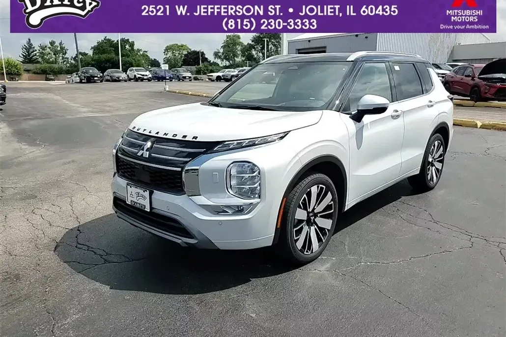 2025 Mitsubishi Outlander SEL photo 1