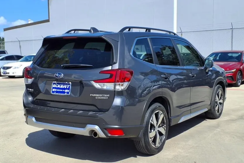2021 Subaru Forester Touring photo 1