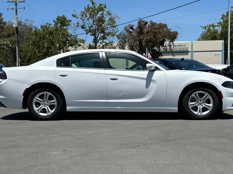2022 Dodge Charger SXT photo 1