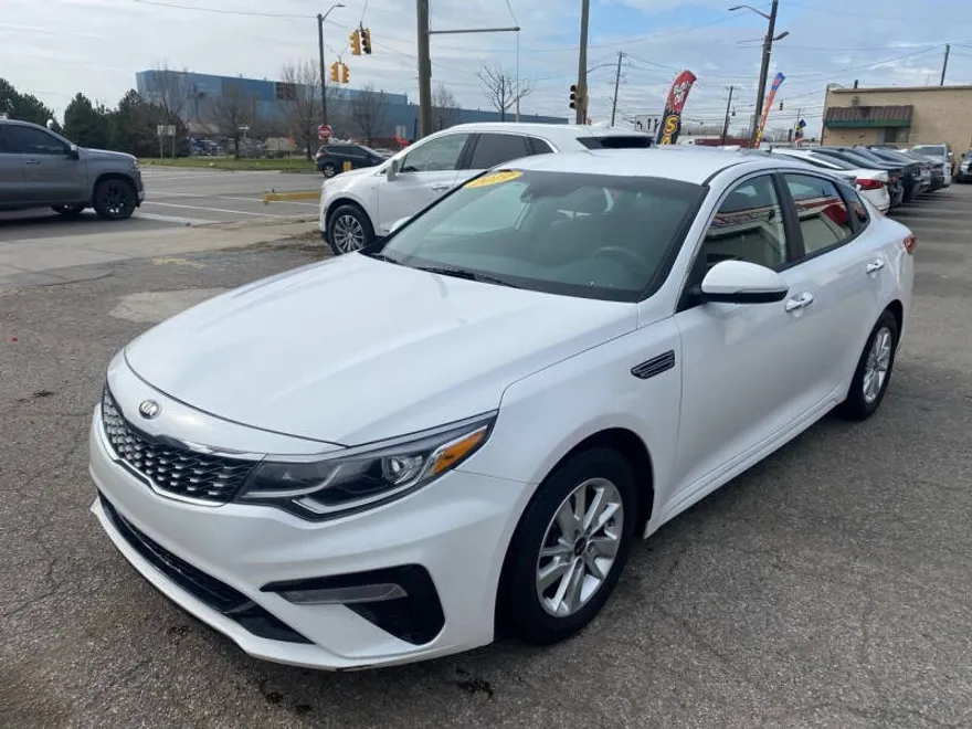 2019 Kia Optima LX S photo 1