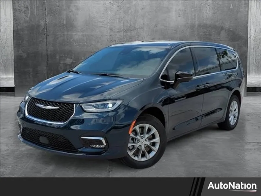 2025 Chrysler Pacifica photo 1