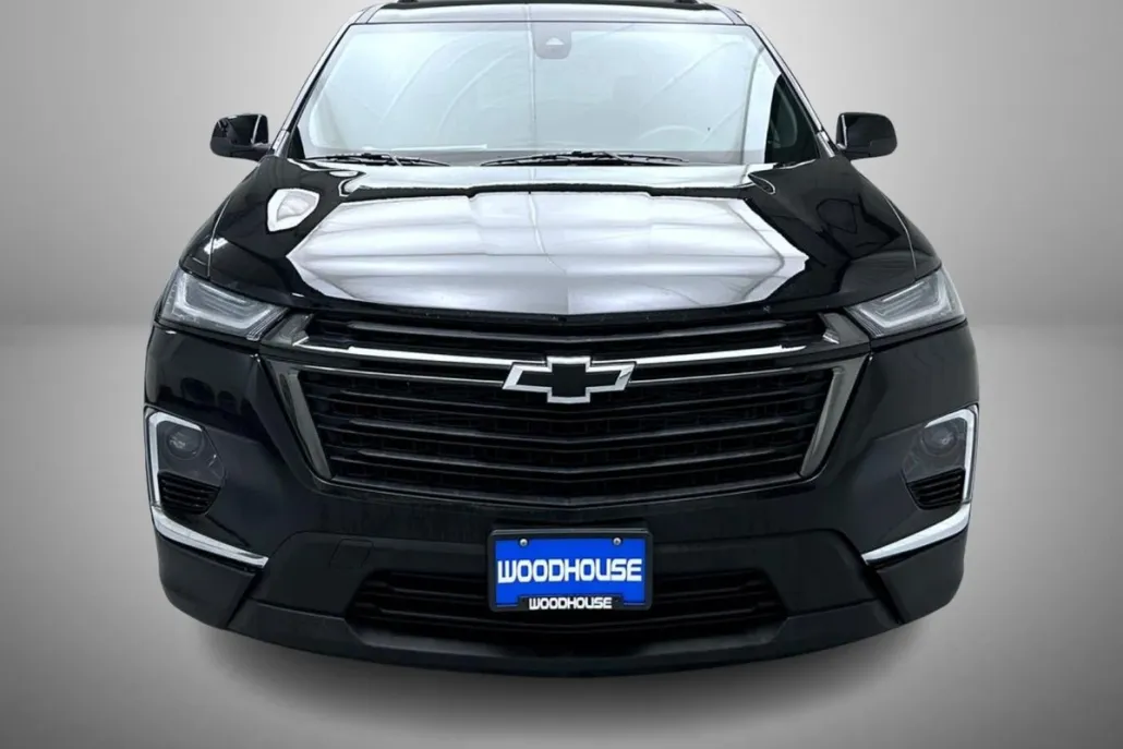 2022 Chevrolet Traverse LS photo 1