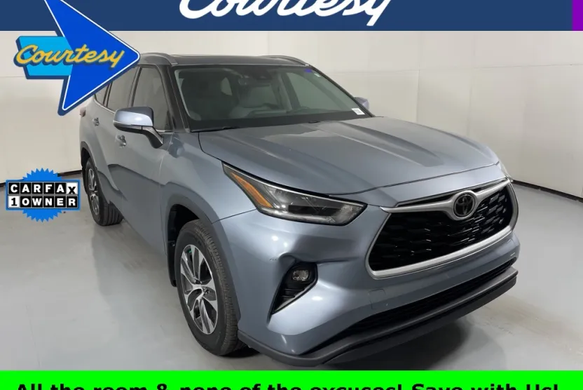 2021 Toyota Highlander XLE photo 1