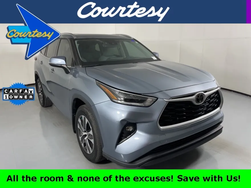 2021 Toyota Highlander XLE photo 1