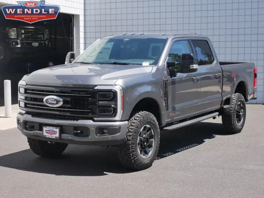 2025 Ford F-350 Platinum photo 1