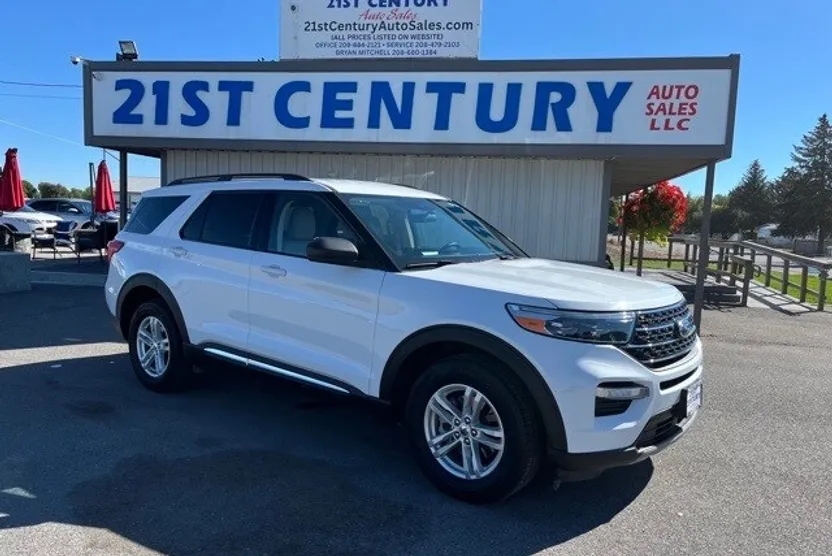 2024 Ford Explorer XLT photo 1