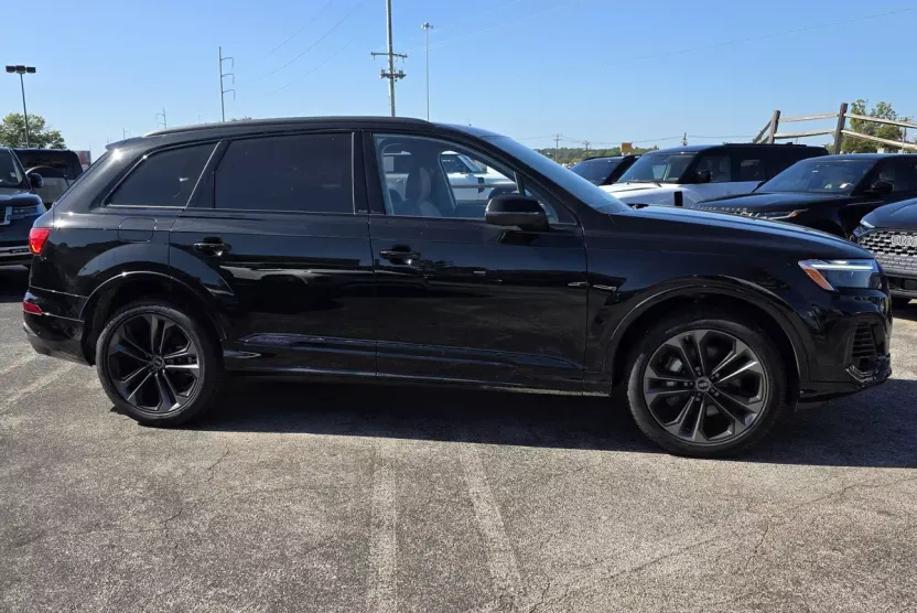2025 Audi Q7 Premium Plus photo 1