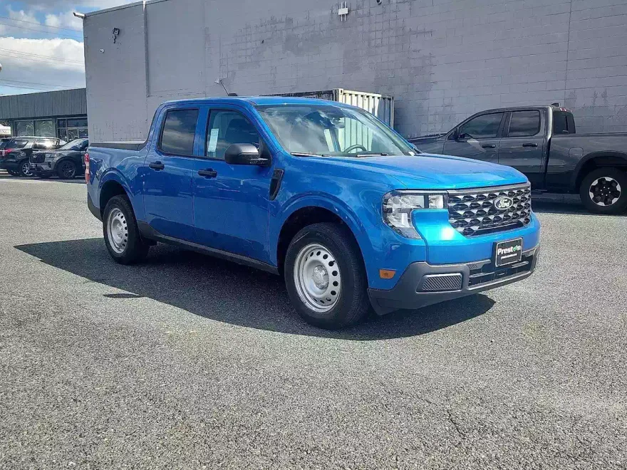 2025 Ford Maverick XL photo 1