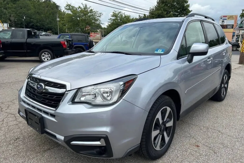 2018 Subaru Forester 2.5i Premium photo 1