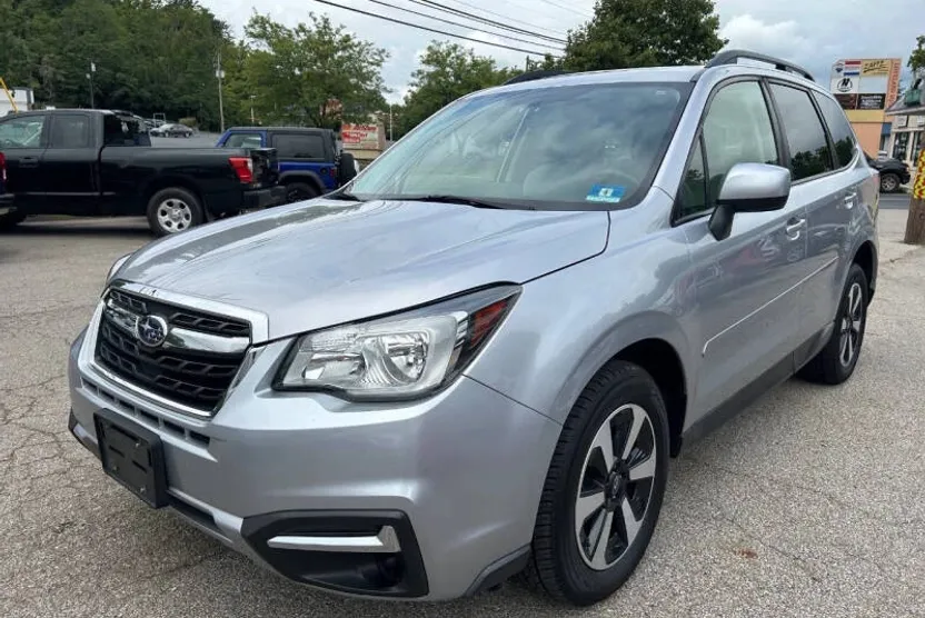 2018 Subaru Forester 2.5i Premium photo 1